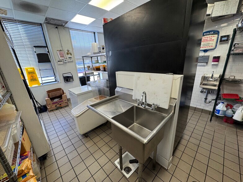 More Photos Of 7501-7505 W Sunset Blvd, Los Angeles Restaurant For Lease