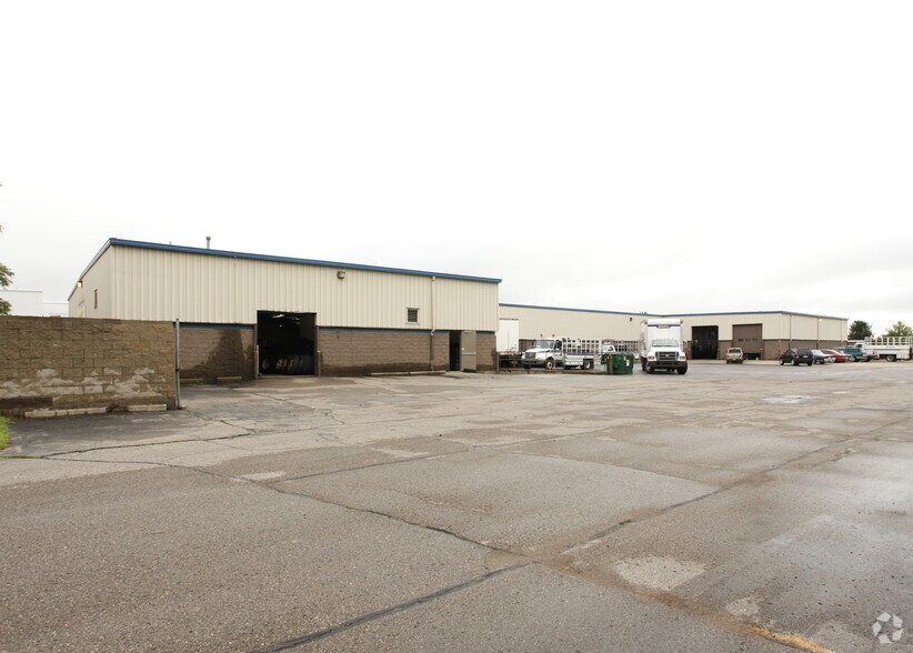 More Photos Of 8881 Samuel Barton Dr, Belleville Warehouse For Lease