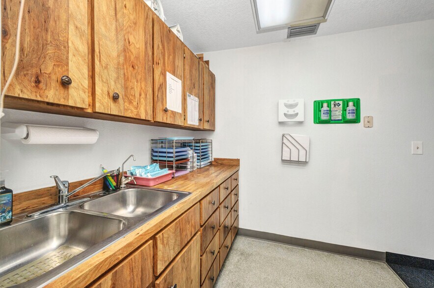 More Photos Of 3417 Tamiami Trl, Port Charlotte Medical For Sale