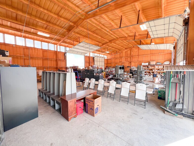 More Photos Of 140 Eaglehart Rd, Odessa Warehouse For Sale