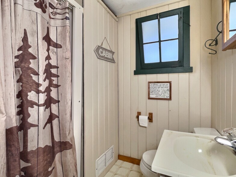 More Photos Of 8475 Hillcrest Ln, Saint Germain Hotel For Sale