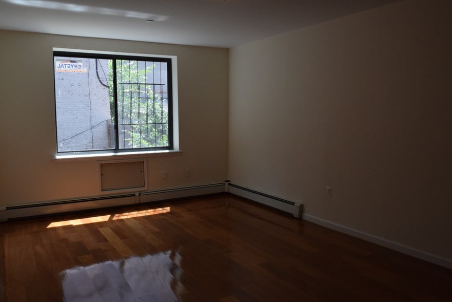 More Photos Of 1072 University Ave, Bronx Apartments For Sale