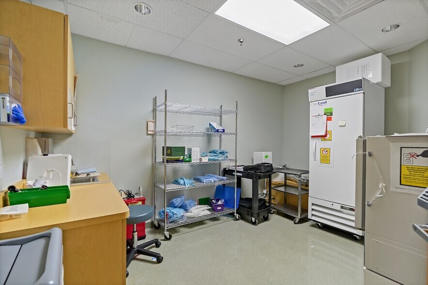 More Photos Of 192 Route 117 by Pass Rd, Bedford Hills Storefront For Lease