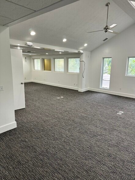 More Photos Of 656 Kreag Rd, Pittsford Office For Lease