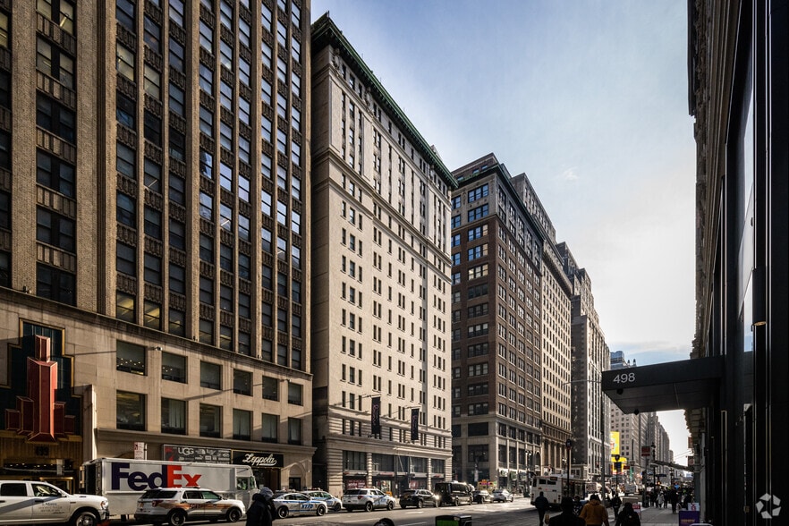 More Photos Of 485 7th Ave, New York Hotel For Lease