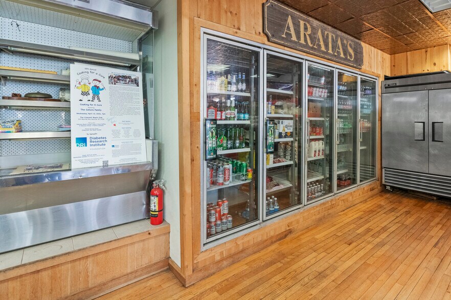 More Photos Of 303 Sea Cliff Ave, Sea Cliff Restaurant For Lease