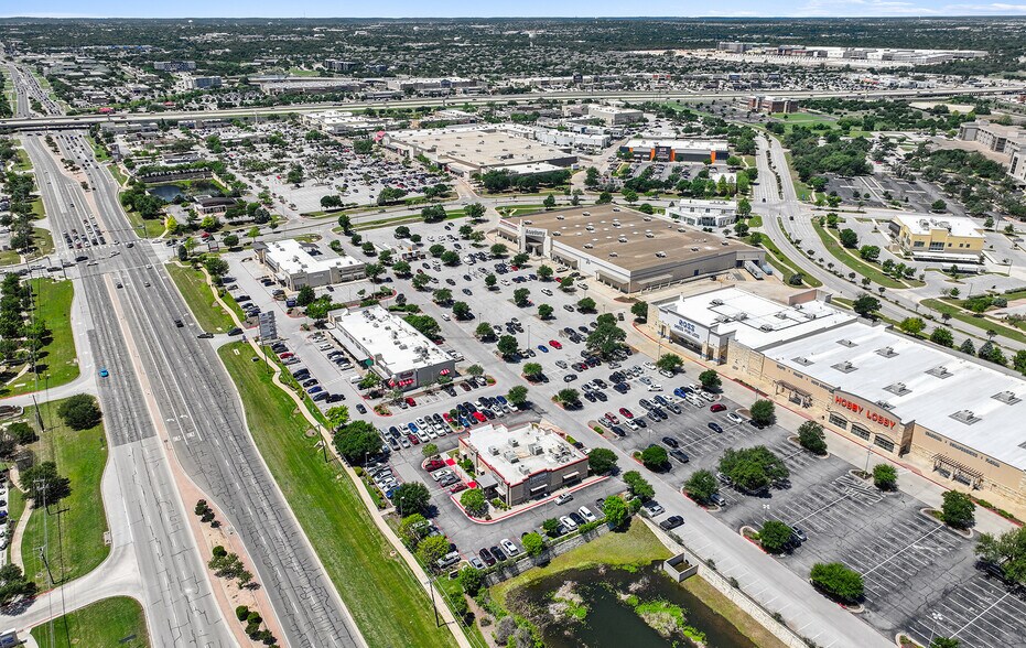 More Photos Of 1890 Ranch - 1335 E Whitestone Blvd, Cedar Park, Cedar Park General Retail For Lease