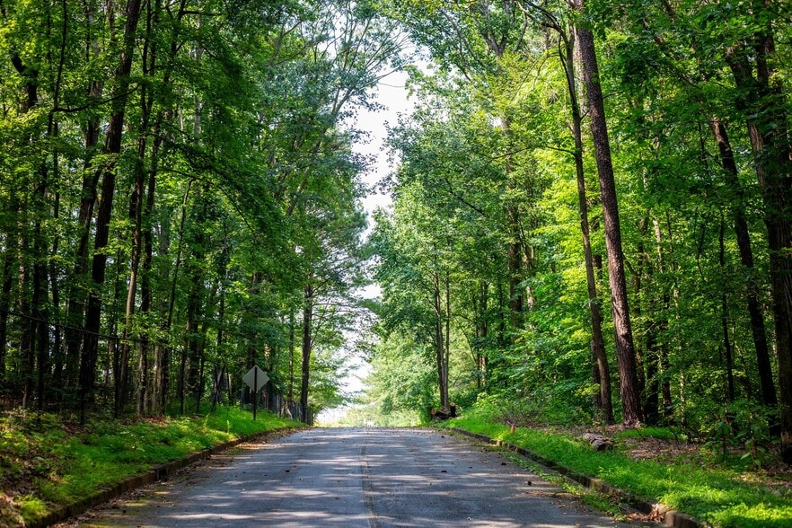 More Photos Of 3350 Greenbriar Pky SW, Atlanta Movie Radio TVStudio For Lease