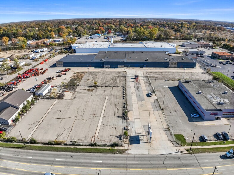 Primary Photo Of 2010 N Dort Hwy, Flint Service For Sale