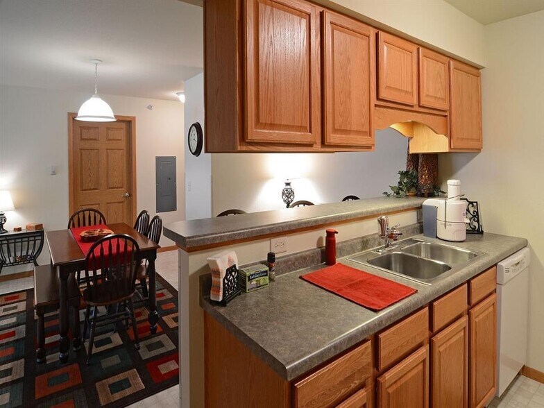 More Photos Of 721 Lake Susan Dr, Chanhassen Apartments For Sale