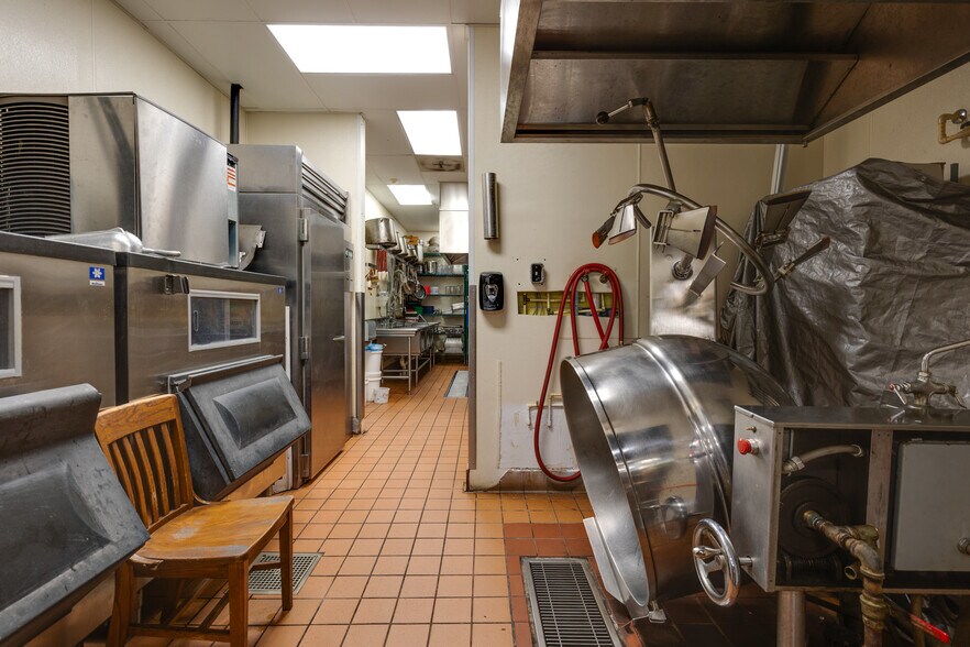 More Photos Of 8205 W Broad St, Richmond Restaurant For Sale