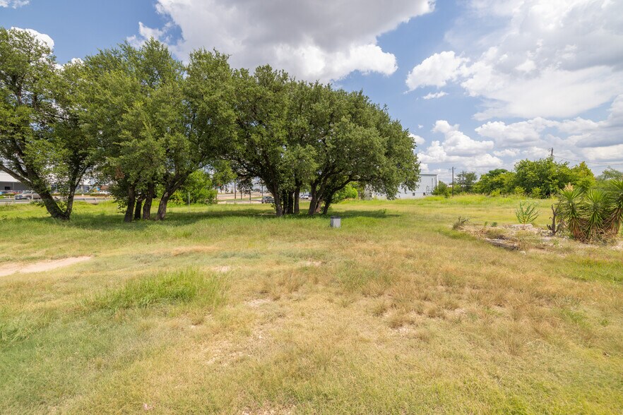 More Photos Of 14011 W State Highway 29, Liberty Hill Land For Sale