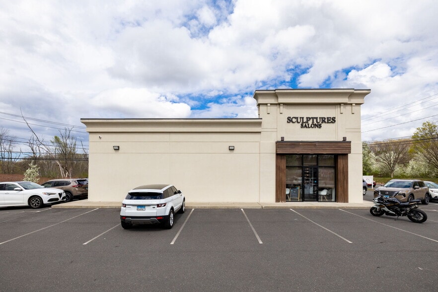 More Photos Of 474 N Main St, Southington Storefront For Lease