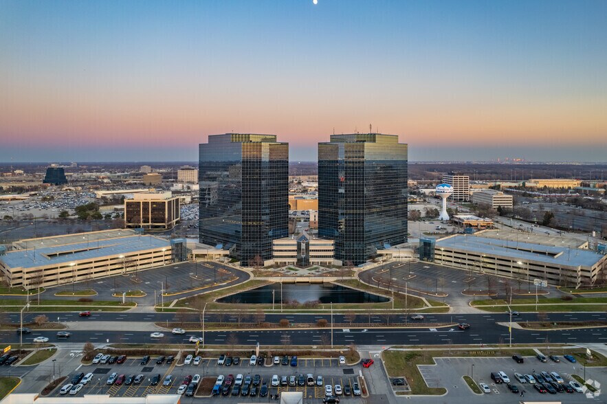 More Photos Of 1400 American Ln, Schaumburg Unknown For Lease