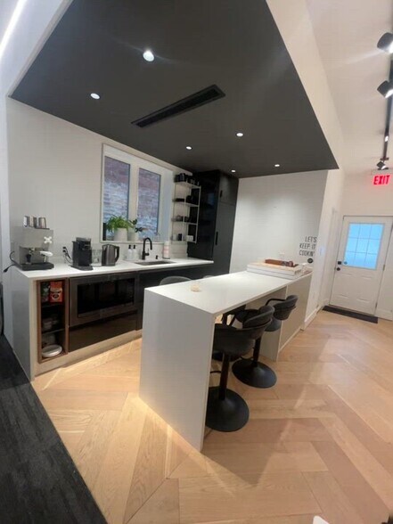 More Photos Of 709 D St SE, Washington Storefront For Lease