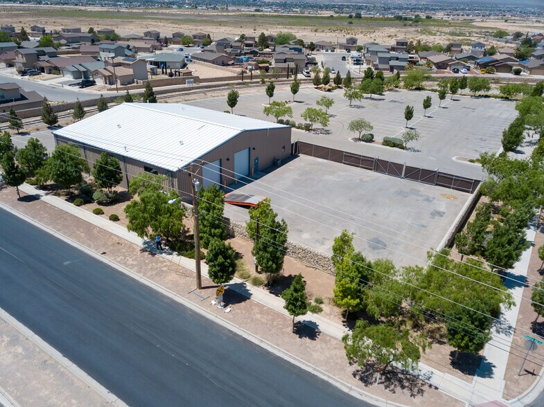 More Photos Of 10481 Railroad Dr, El Paso Warehouse For Lease