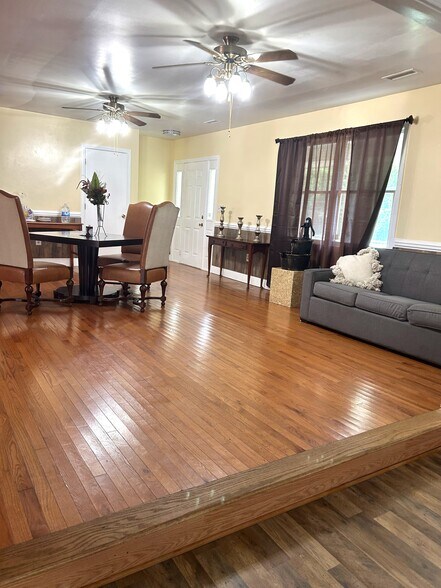 More Photos Of 2093 W Lynchburg Salem Tpke, Bedford Unknown For Lease