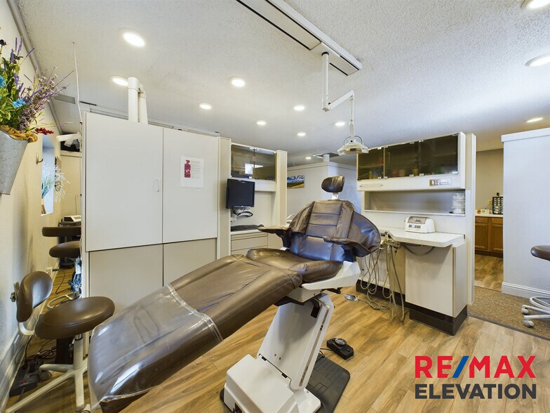 More Photos Of 915 W Fetterman St, Buffalo Office For Sale