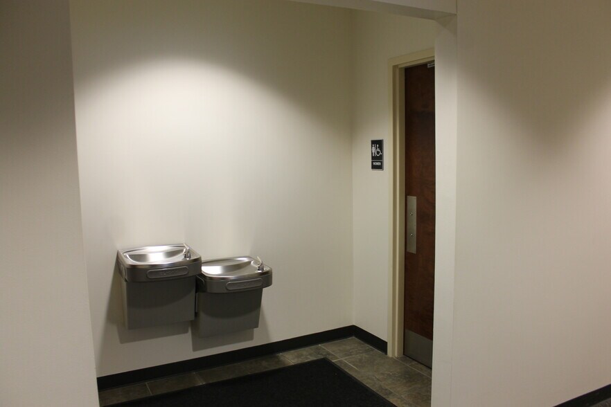 More Photos Of 11125 Treynorth Dr, Cornelius Office For Lease