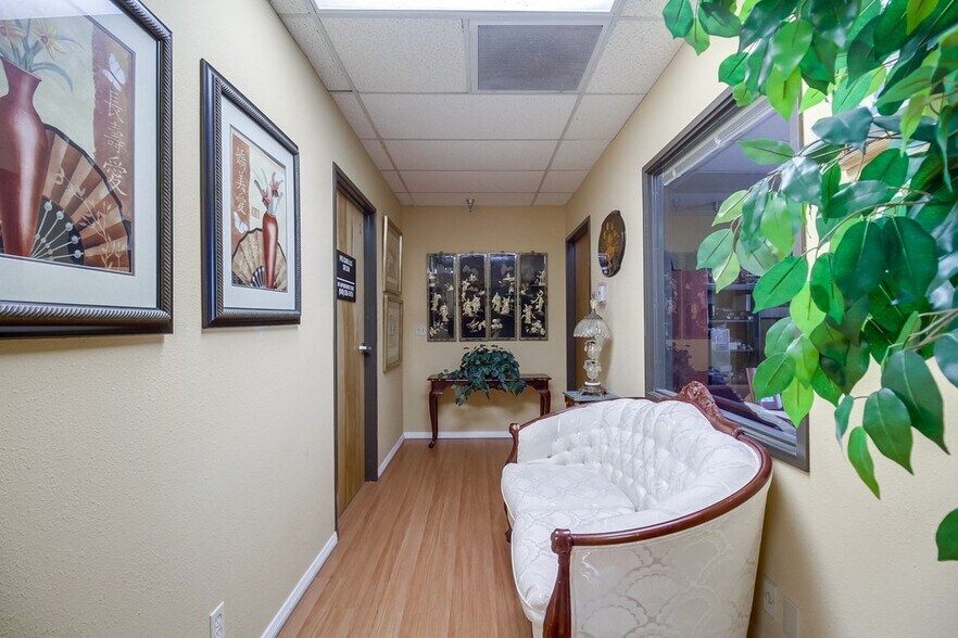 More Photos Of 9625 Black Mountain Rd, San Diego Office For Sale