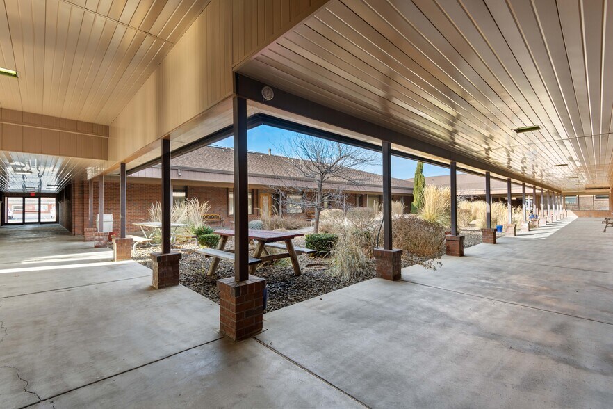 More Photos Of 1200 N 14th Ave, Pasco Medical For Sale
