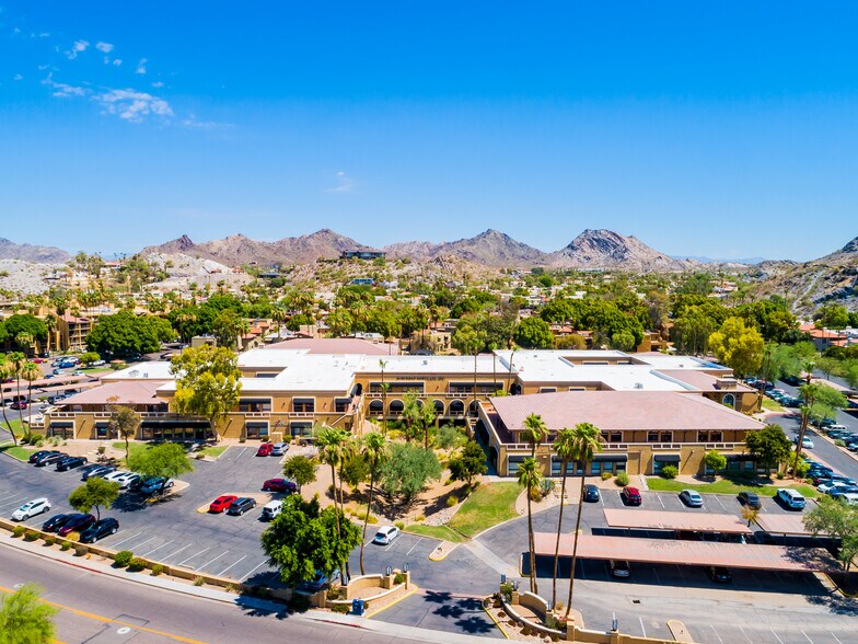 More Photos Of 7500 N Dreamy Draw Dr, Phoenix Office For Lease
