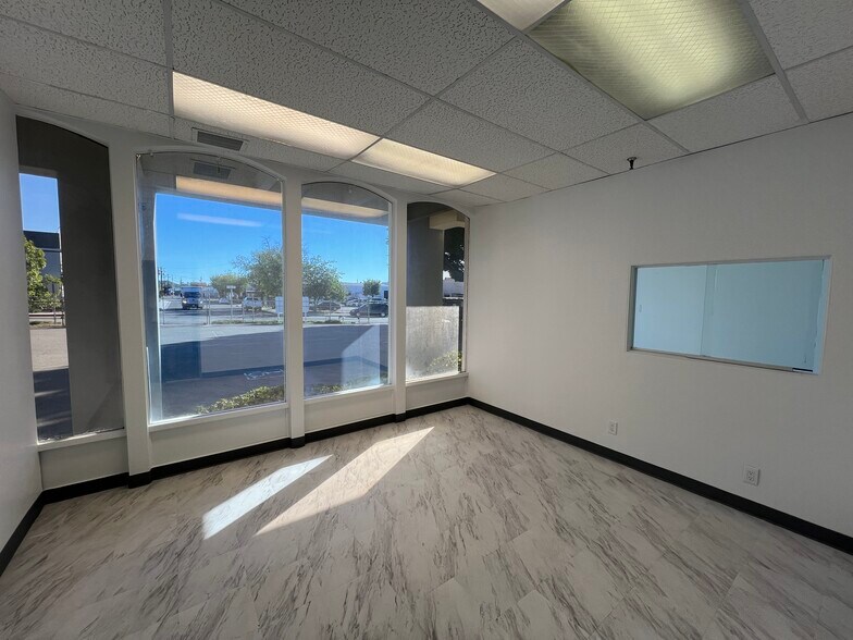 More Photos Of 459 Park Ave, San Fernando Manufacturing For Sale