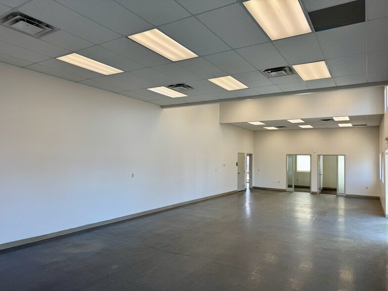 More Photos Of 1075 Ford St, Colorado Springs Warehouse For Lease