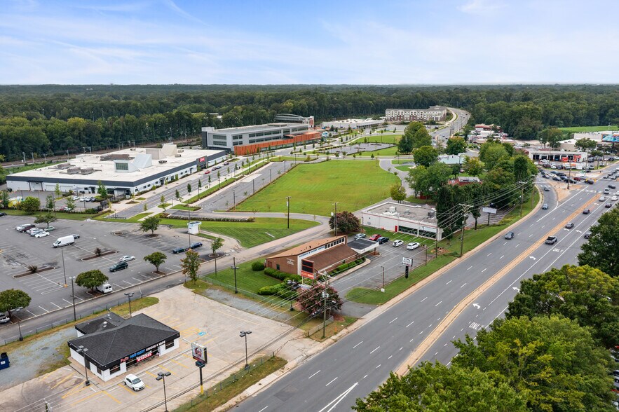 More Photos Of 5410 N Tryon St, Charlotte Medical For Sale