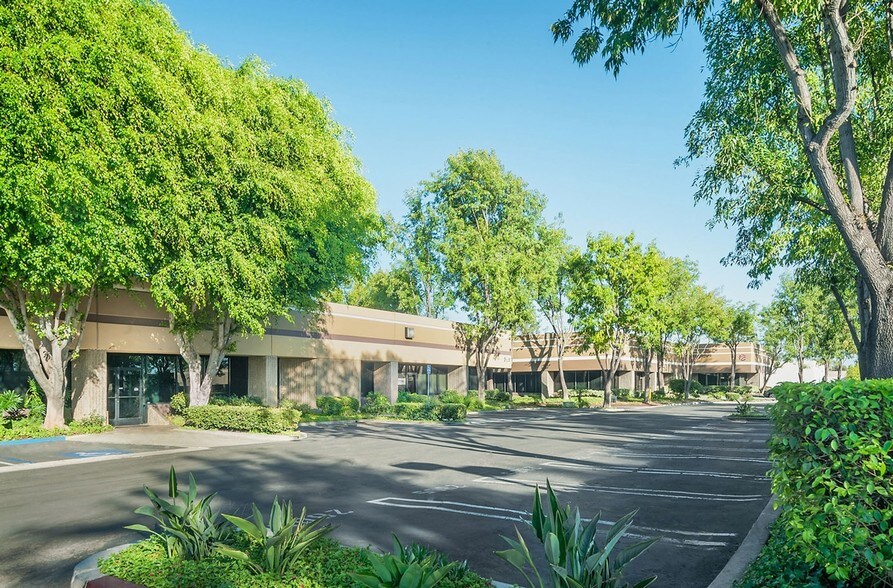 More Photos Of 2805-2807 McGaw Ave, Irvine Light Distribution For Lease