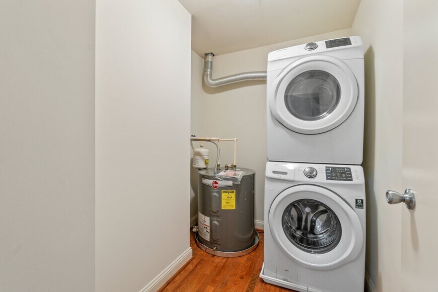 More Photos Of 311-313 W Baltimore St, Baltimore Apartments For Sale