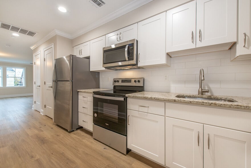 More Photos Of 84 Auburn St, Paterson Apartments For Sale