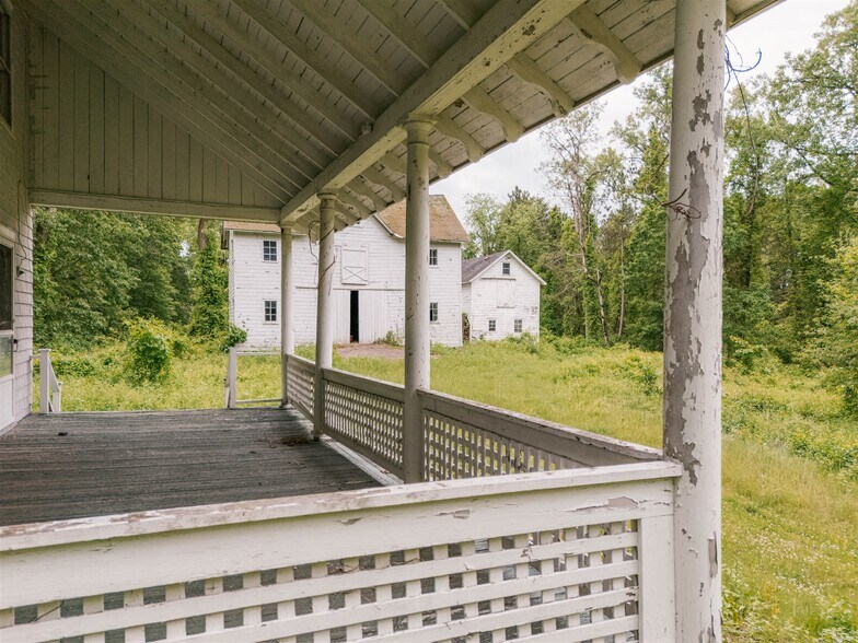 More Photos Of 37-60 Blackburn Rd, Selkirk Apartments For Sale