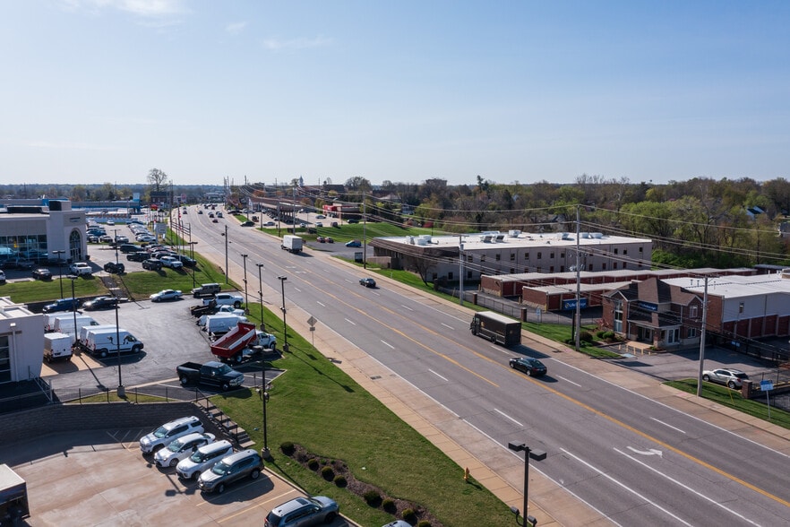 More Photos Of 11520 St. Charles Rock Rd, Bridgeton Medical For Lease