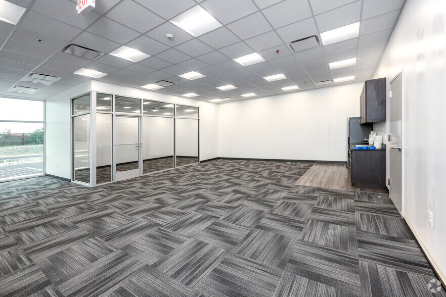 More Photos Of 6401 Foxley Rd, Upper Marlboro Distribution For Lease