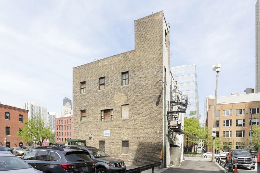More Photos Of 444 N LaSalle Blvd, Chicago Storefront Retail Office For Sale