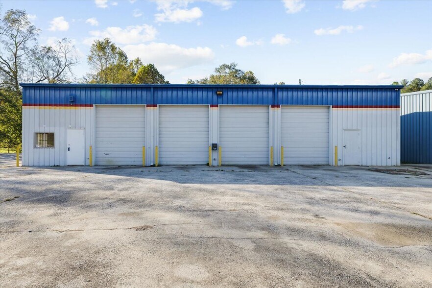 More Photos Of 13605-13609 State Highway 75, Remlap Service For Sale
