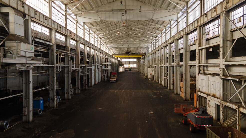 More Photos Of 469 N Sharpsville Ave, Sharon Industrial For Sale