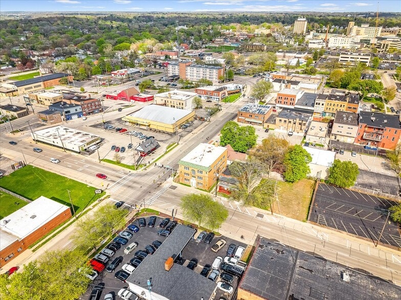 More Photos Of 204 S 6th St, Rockford Apartments For Sale