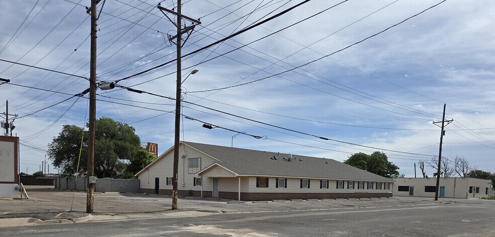 More Photos Of 117 S Pierce St, Amarillo Industrial For Sale