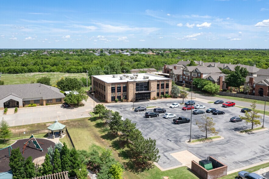 More Photos Of 14001 McAuley Blvd, Oklahoma City Medical For Lease