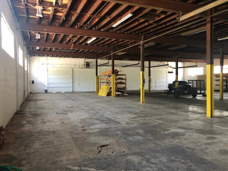 More Photos Of 109 Cockeysville Rd, Cockeysville Warehouse For Lease