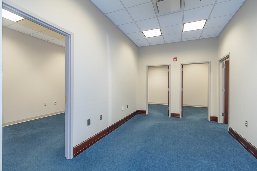 More Photos Of 129 N Main St, Anderson Office For Lease