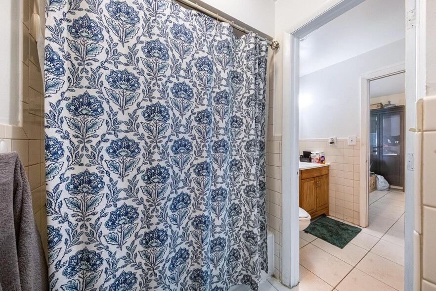 More Photos Of 2221 NW 58th Ave, Lauderhill Apartments For Sale