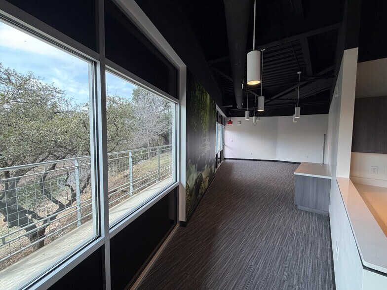 More Photos Of 411 W Main St, Round Rock Unknown For Lease