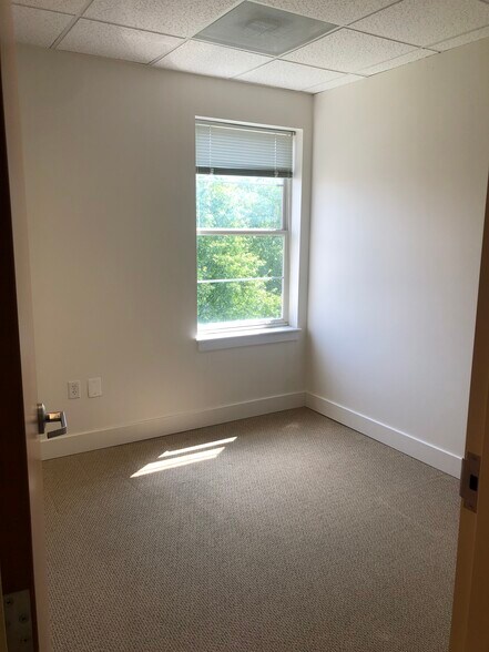 More Photos Of 44031 Pipeline Plz, Ashburn Coworking Space