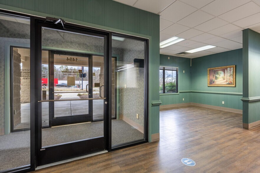 More Photos Of 1494 Stuart Rd NE, Cleveland Medical For Lease