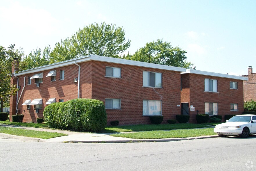Primary Photo Of 10311 Cadieux Rd, Detroit Apartments For Sale