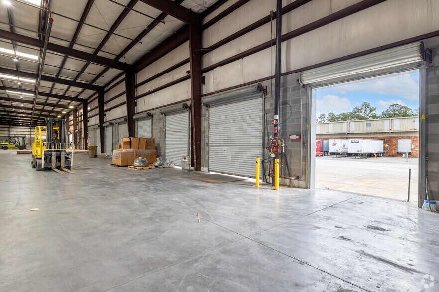 More Photos Of 138 Industrial Blvd, Rincon Warehouse For Lease
