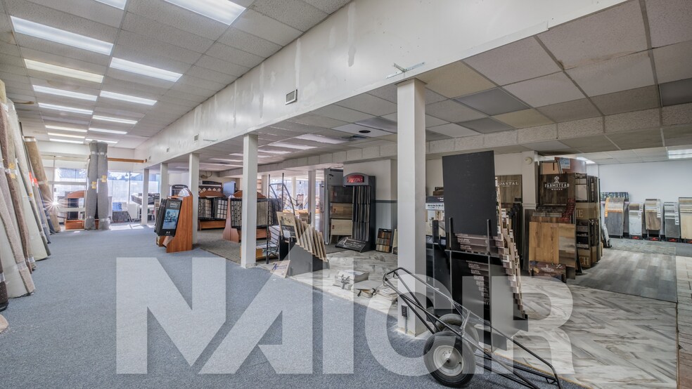 More Photos Of 1920 Paxton St, Harrisburg Freestanding For Lease